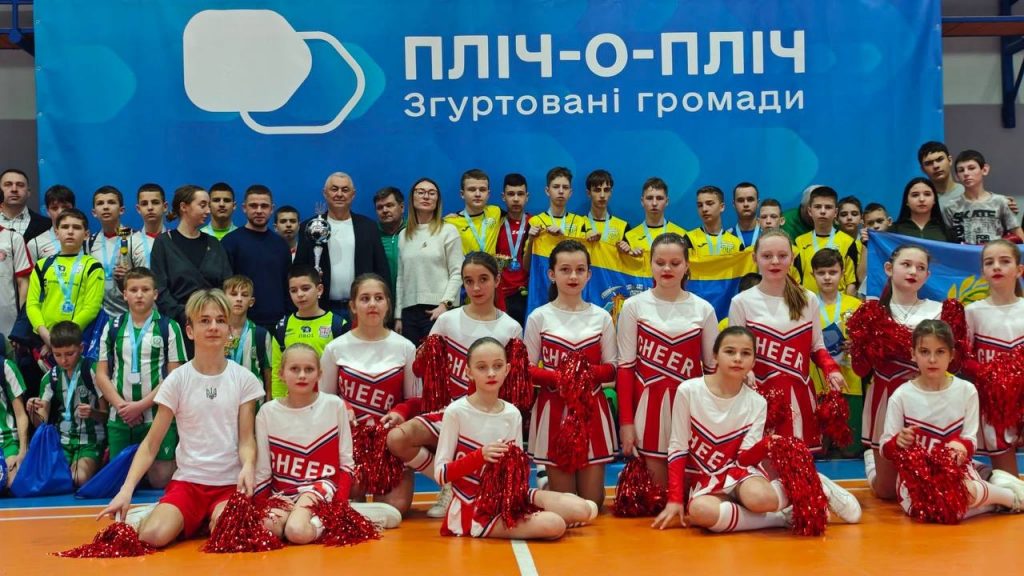 «Пліч-о-пліч Всеукраїнські шкільні ліги» інтегрується в проєкт «Пліч-о-пліч: згуртовані громади»: діти Закарпаття вітали громади Донеччини