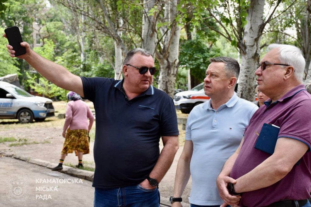 На місці російського удару в Краматорську відбулась робоча нарада під головуванням очільника МВА