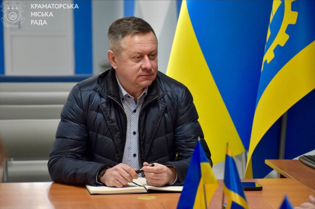 Як зберегти кадри і втримати систему охорони здоров’я: у Краматорську обговорили ключові медичні питання