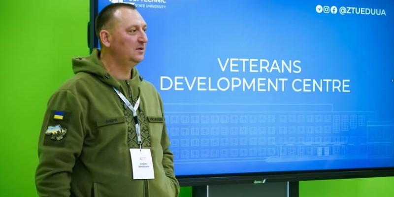 Керівник Центру ветеранського розвитку Державного університету «Житомирська політехніка», ветеран війни Андрій Бродський. Фото з сайту університету