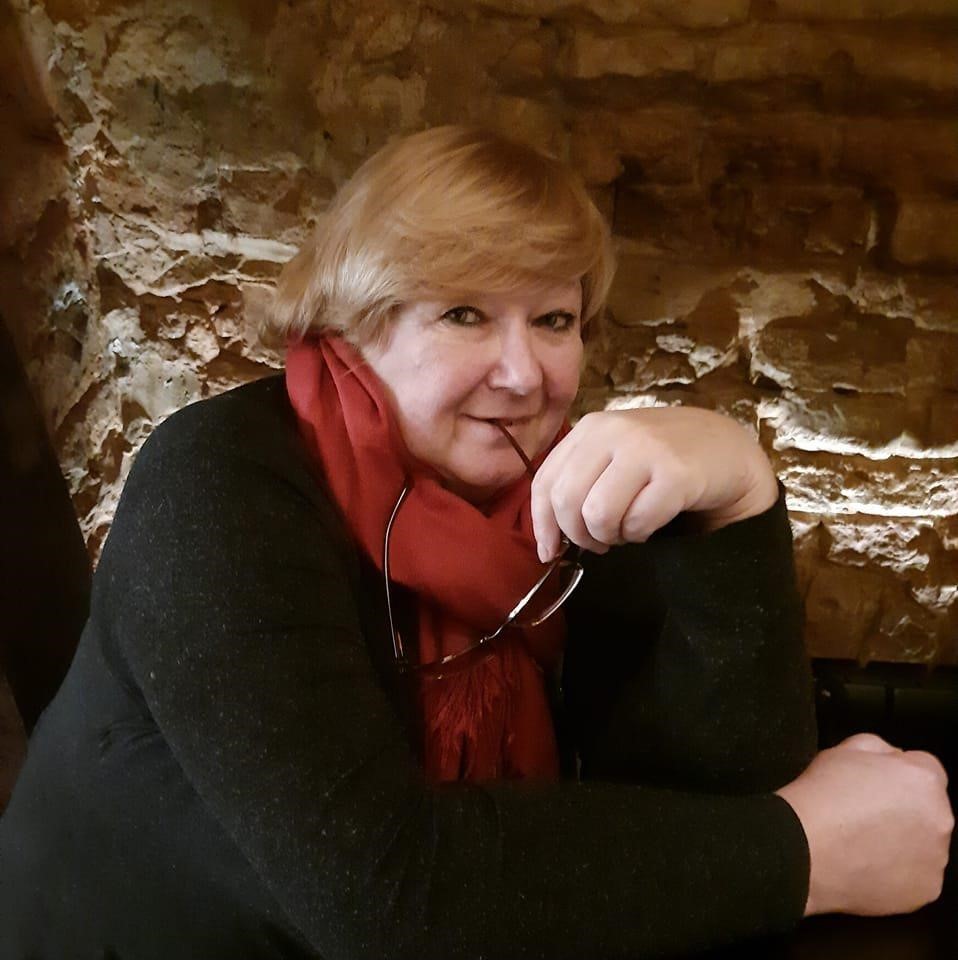 Мама військовослужбовця Лариса Гільова однією з перших відгукнулась на набір фахівців супроводу ветеранів та ветеранок у Люботинській громаді на Харківщині. Фото із соцмереж